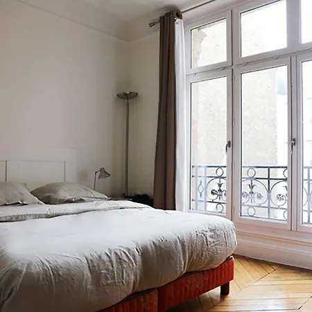 Trocadero 2br Family Apartment, St Didier