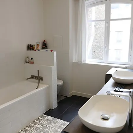 Trocadero 2br Family Apartment, St Didier Apartment