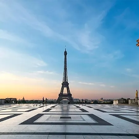Trocadero 2br Family Apartment, St Didier Apartment Paris