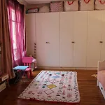 Trocadero 2Br Family Apartment, St Didier
