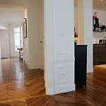 Trocadero 2Br Family Apartment, St Didier